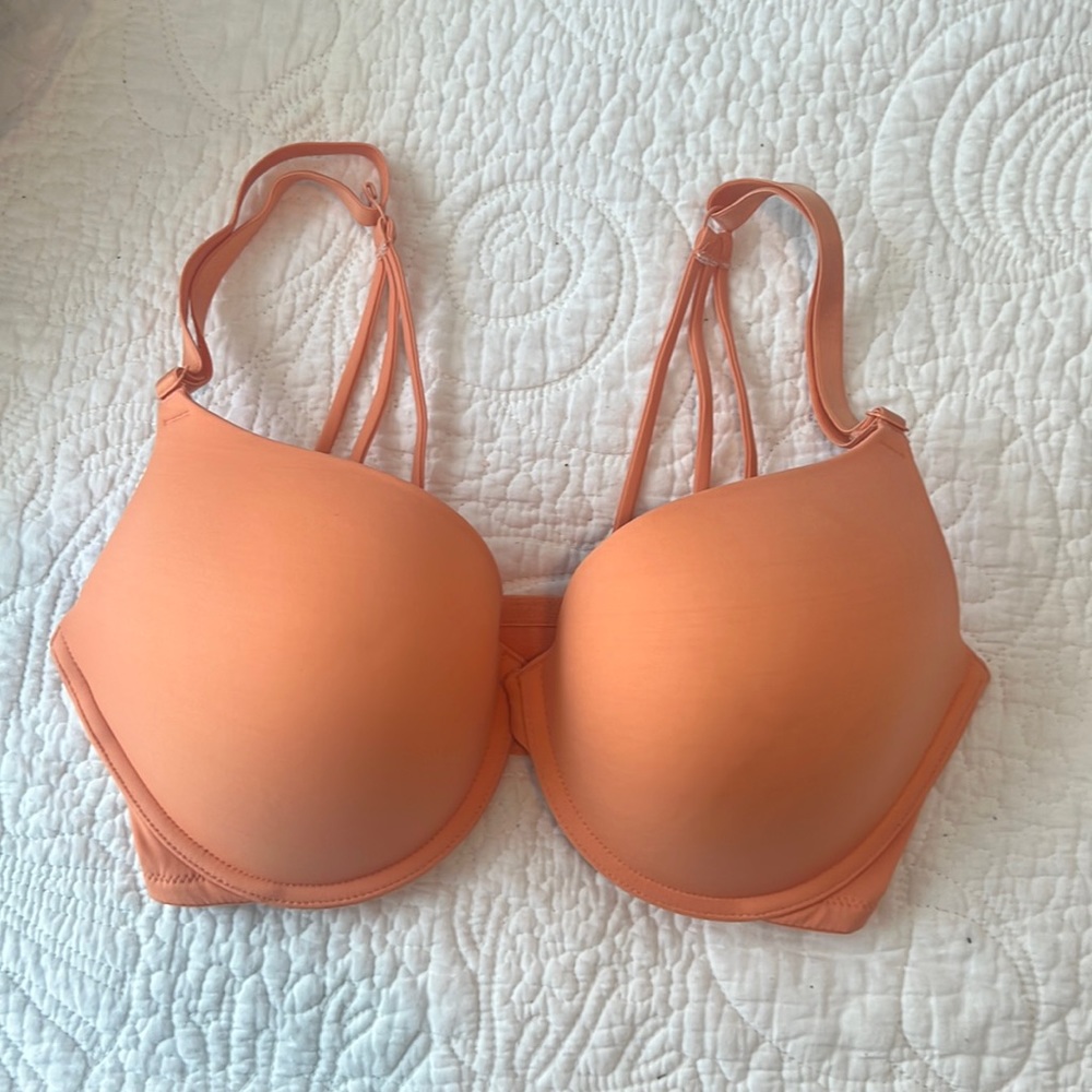 PINk Victoria’s Secret padded bra 34DD peach color with pink lining